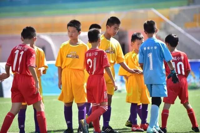 中国女排0-3捷克！诞生3个不可思议、3个不争事实，龚翔宇救场难